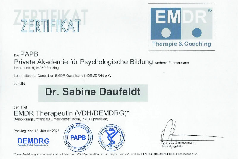 Zertifikat EMDR Therapeutin von der Privatakademie für Psychologische Bildung mit Siegeln.